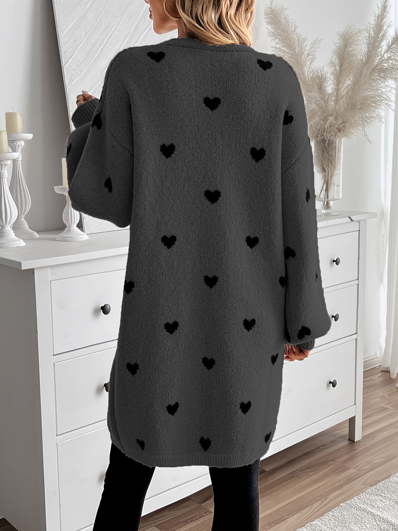 Anne - Elegant Heart Pattern Cardigan