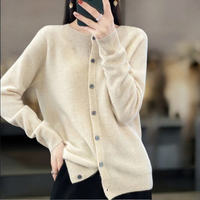 Christine - Cozy Button-Up Cardigan