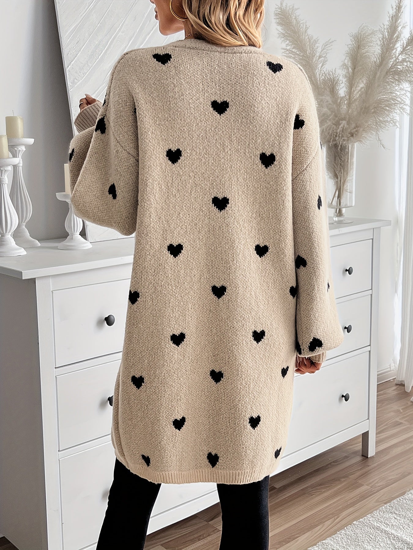 Anne - Elegant Heart Pattern Cardigan