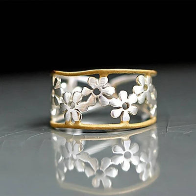 Hollow Daisy Ring